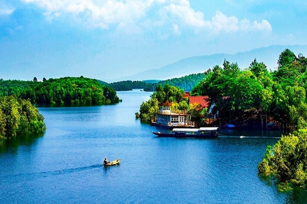 Di tích Hồ Thác Bà